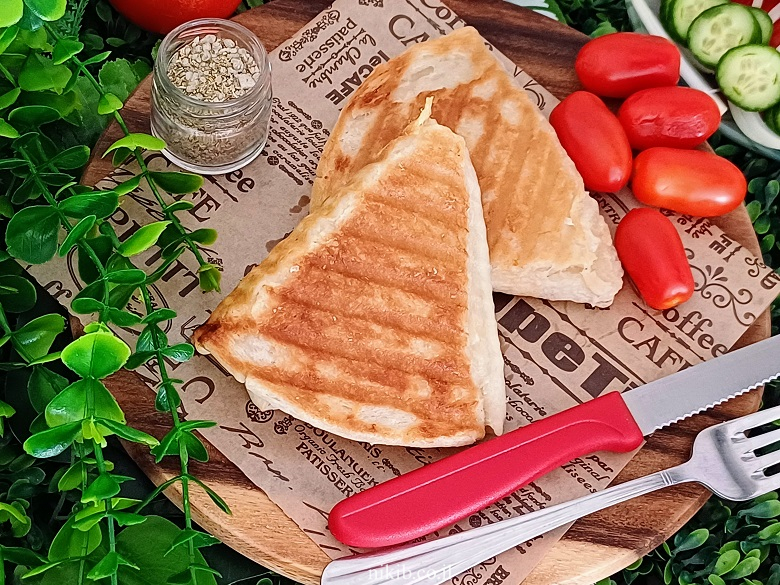 מלאווח טוסט