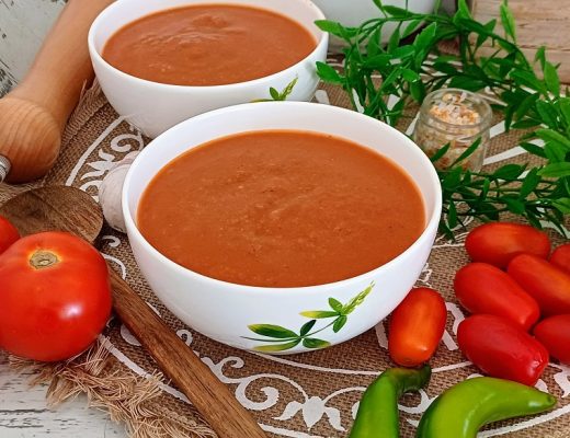 מרק עגבניות פשוט קל וטעים