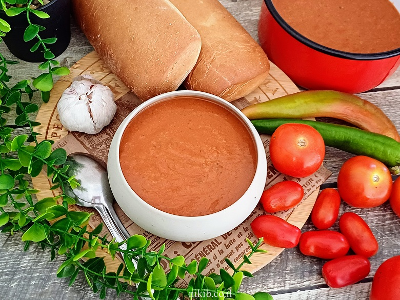 מרק עגבניות מוקרם