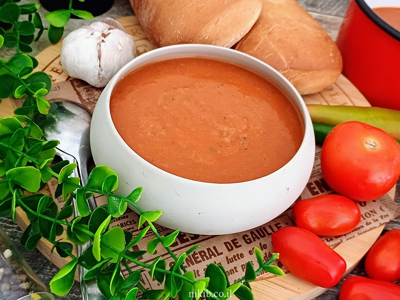 מרק עגבניות מוקרם