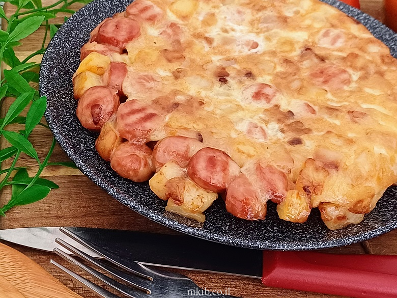 נקניקיות עם תפוחי אדמה וביצים