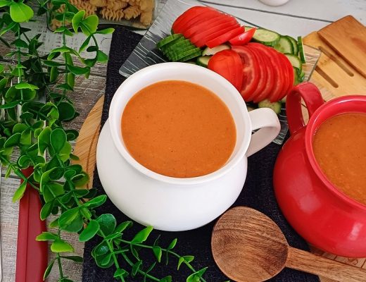 מרק עגבניות וגריסים פרווה