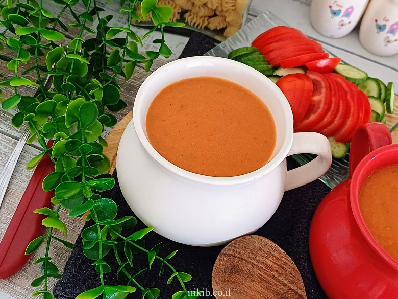 מרק עגבניות וגריסים פרווה