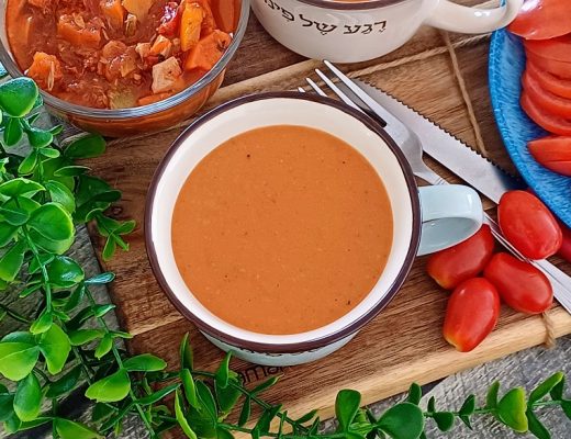 מרק עגבניות חורפי עשיר