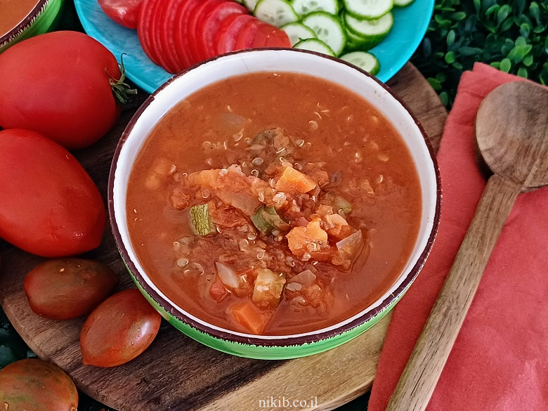 מרק עגבניות וקינואה