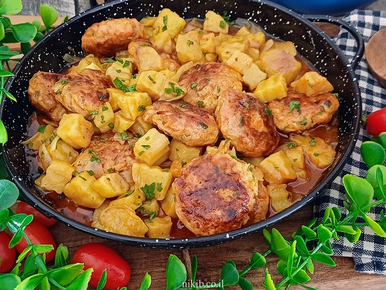 קציצות חזה עוף ברוטב צהוב קציצות חזה עוף ברוטב צהוב