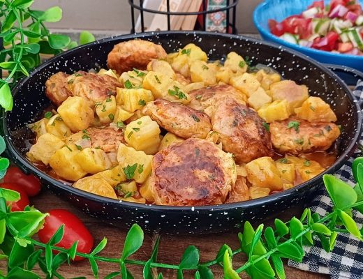 קציצות חזה עוף ברוטב צהוב