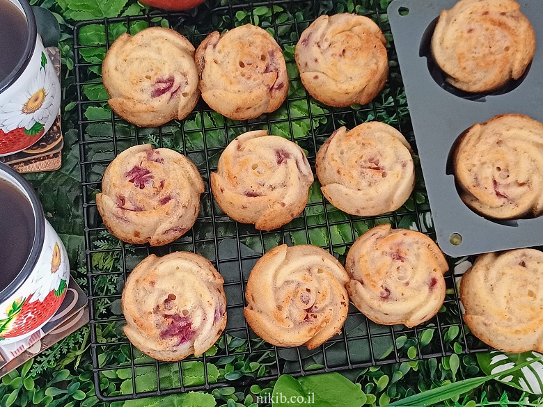 מאפינס תותים ויוגורט