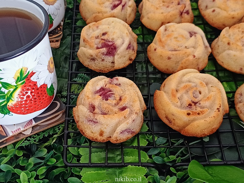 מאפינס תותים ויוגורט