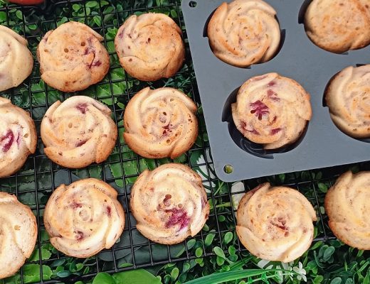 מאפינס תותים ויוגורט