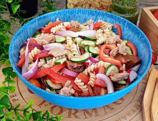 סלט פסטה עם טונה