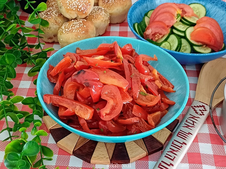 סלט פלפלים בטעם חמוץ מתוק