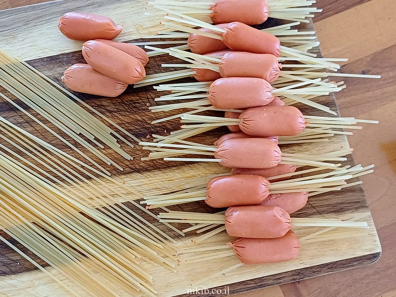 פסטה עם נקניקיות