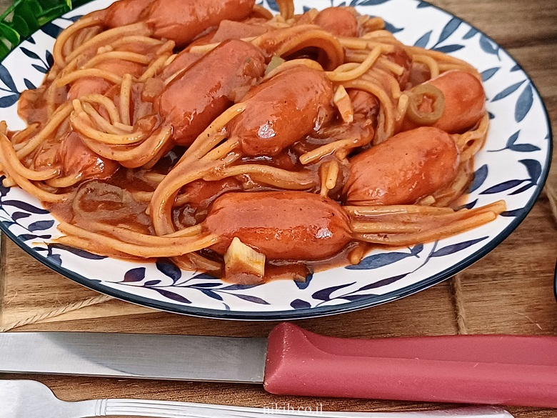 פסטה עם נקניקיות