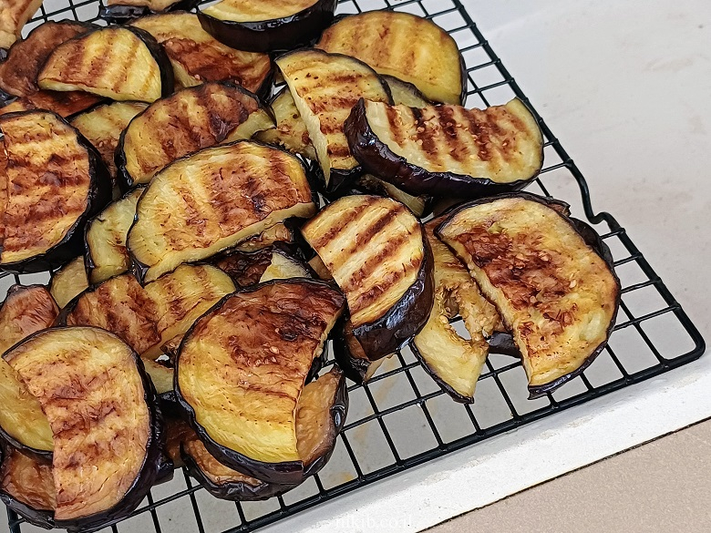 חצילים בתחמיץ