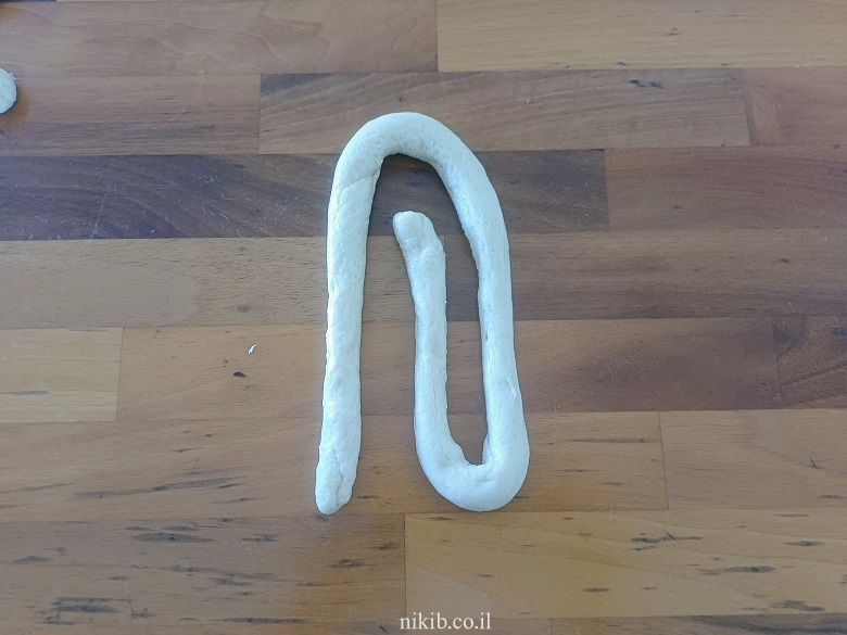 קליעת לחמניות שמיניה מרצועה אחת