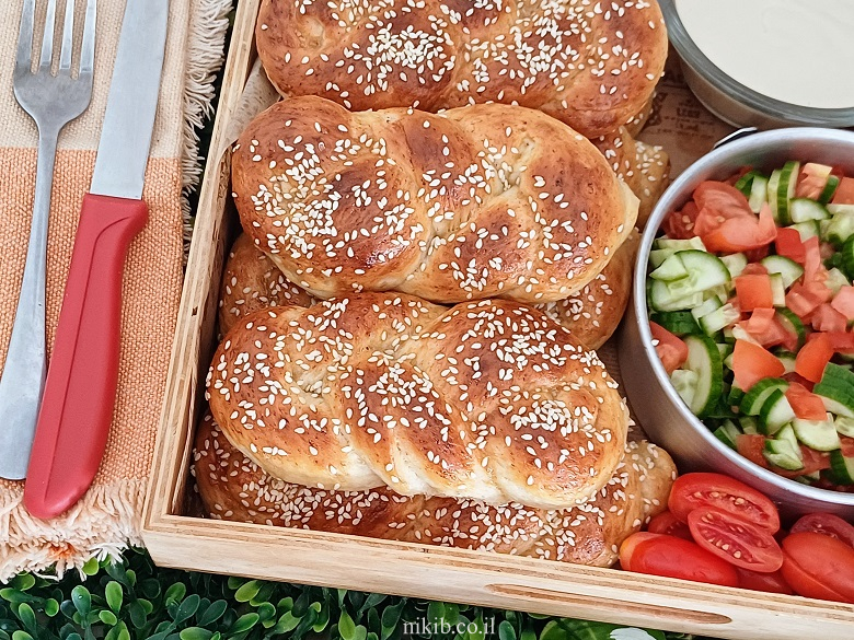 קליעת לחמניות שמיניה מרצועה אחת