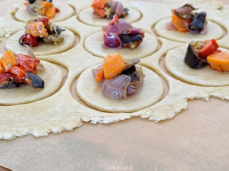 כיסוני בצק ספידי במילוי ירקות כיסוני בצק ספידי במילוי ירקות