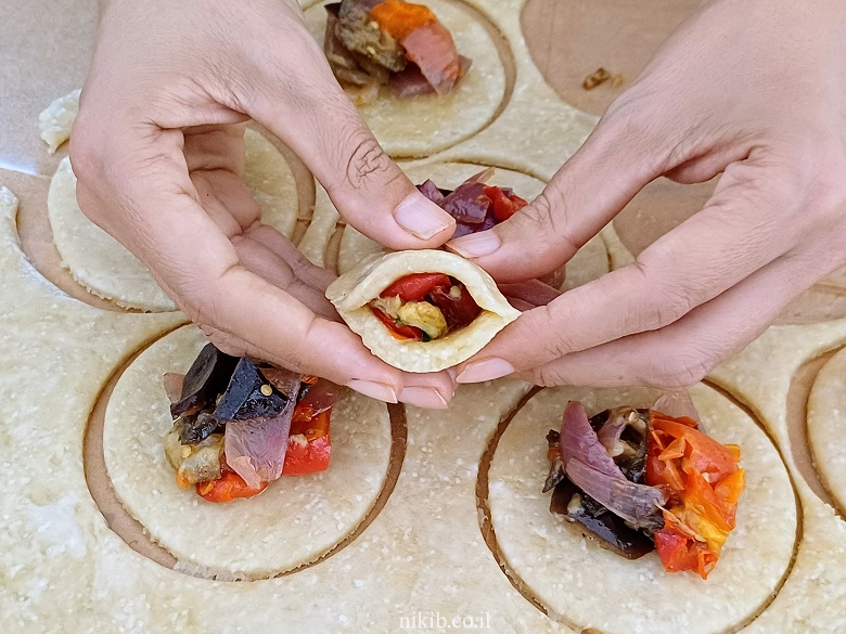 כיסוני בצק ספידי במילוי ירקות כיסוני בצק ספידי במילוי ירקות