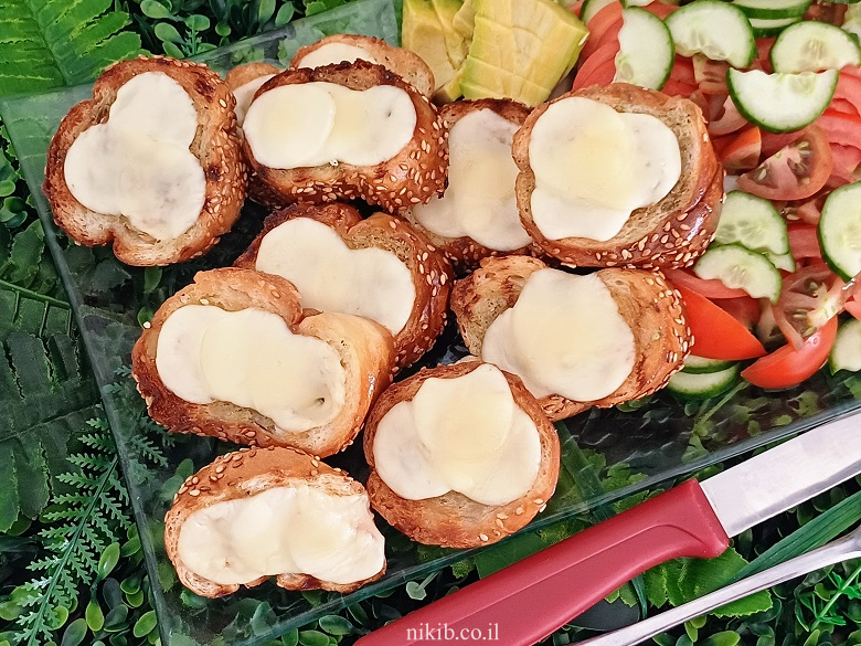 לחם קלוי בתנור עם זעתר