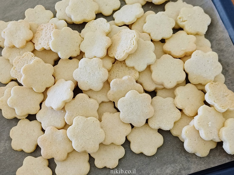 עוגיות לוטוס קלות: המתכון המושלם לפריכות ונימוחות