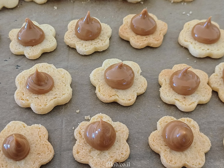 עוגיות לוטוס קלות: המתכון המושלם לפריכות ונימוחות