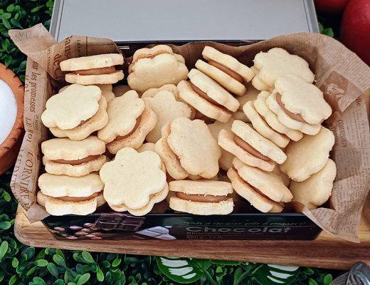 עוגיות לוטוס קלות: המתכון המושלם לפריכות ונימוחות