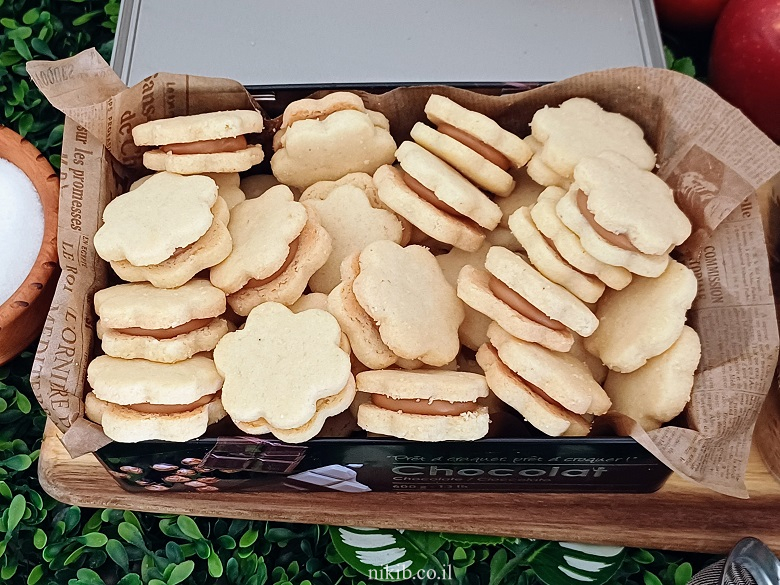 עוגיות לוטוס קלות: המתכון המושלם לפריכות ונימוחות