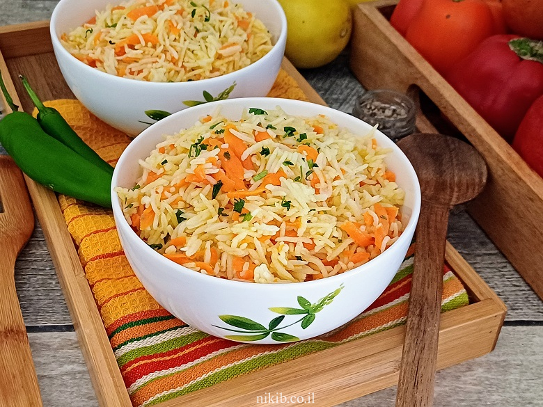 אורז עם גזר ובצל ב 2 דקות הכנה אורז עם גזר ובצל ב 2 דקות הכנה
