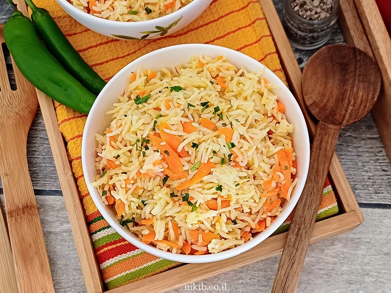 אורז עם גזר ובצל ב 2 דקות הכנה אורז עם גזר ובצל ב 2 דקות הכנה