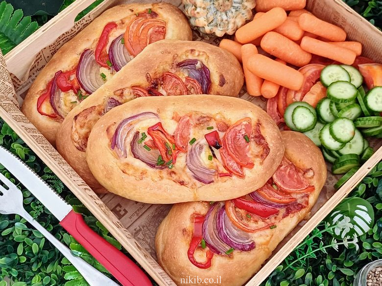 פוקצ'ה פיצה: מתכון קל לבצק רך ואוורירי