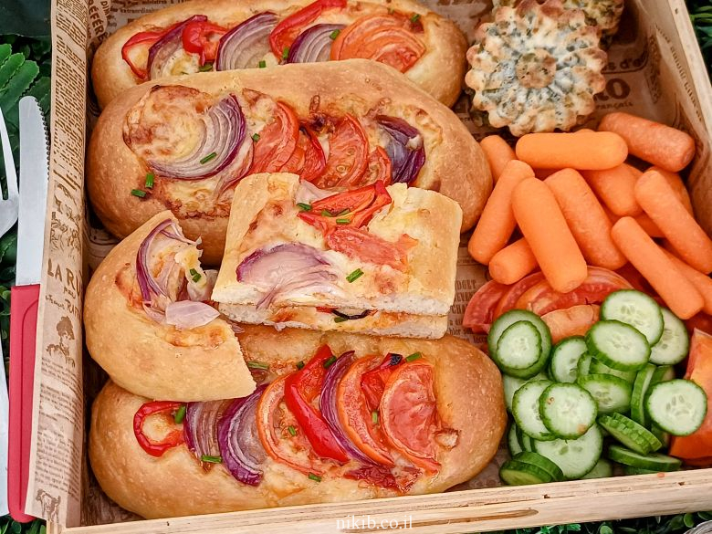 פוקצ'ה פיצה: מתכון קל לבצק רך ואוורירי