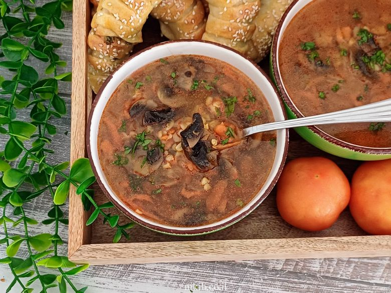 מרק גריסים ופטריות מרק גריסים ופטריות