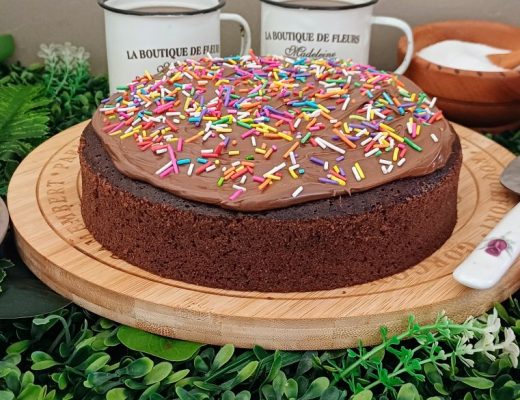 עוגת מילקי בחושה עוגת השוקולד הכי קלה והכי עסיסית