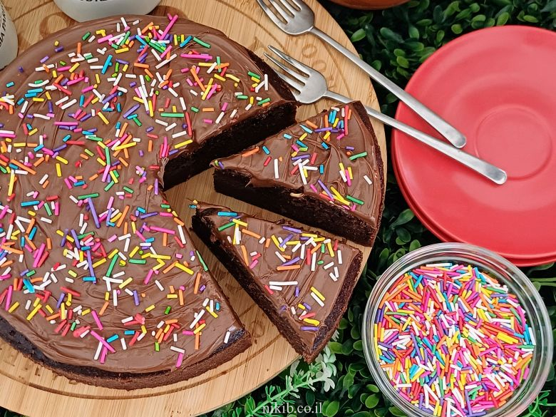 עוגת מילקי בחושה עוגת השוקולד הכי קלה והכי עסיסית