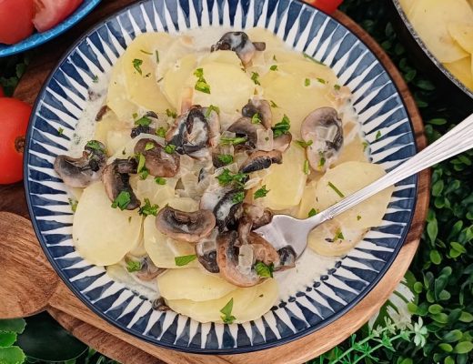 תפוחי אדמה ופטריות מוקרמים במחבת