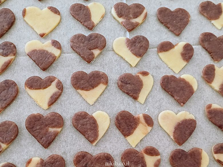 עוגיות שוקו וניל פרווה מדהימות – פשוטות וטעימות