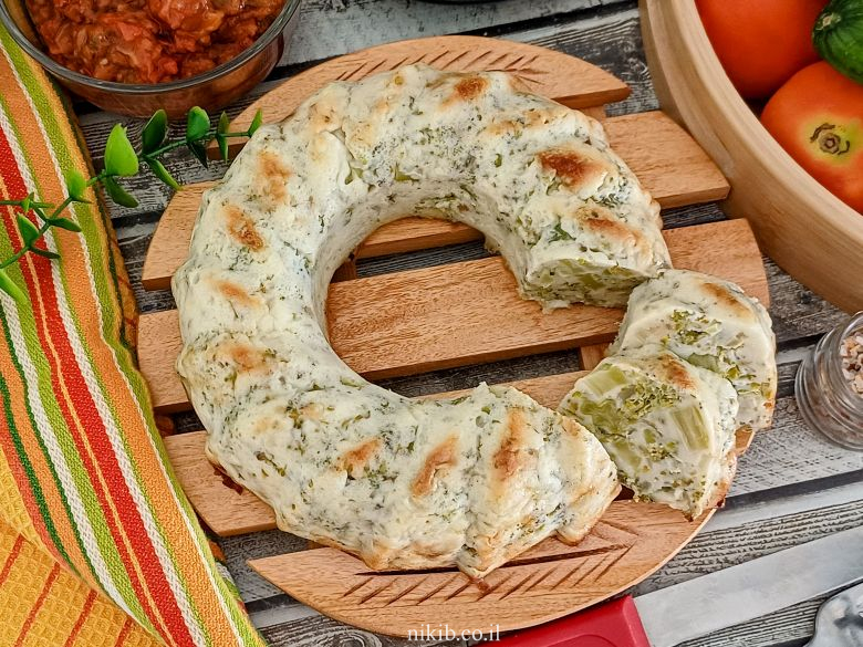 פשטידת ברוקולי עם גבינות – קלה וטעימה במיוחד