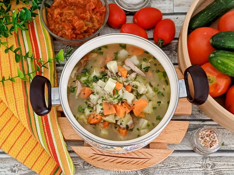 מרק עוף עם ירקות ועדשים – טעם של בית אמיתי מרק עוף עם ירקות ועדשים – טעם של בית אמיתי