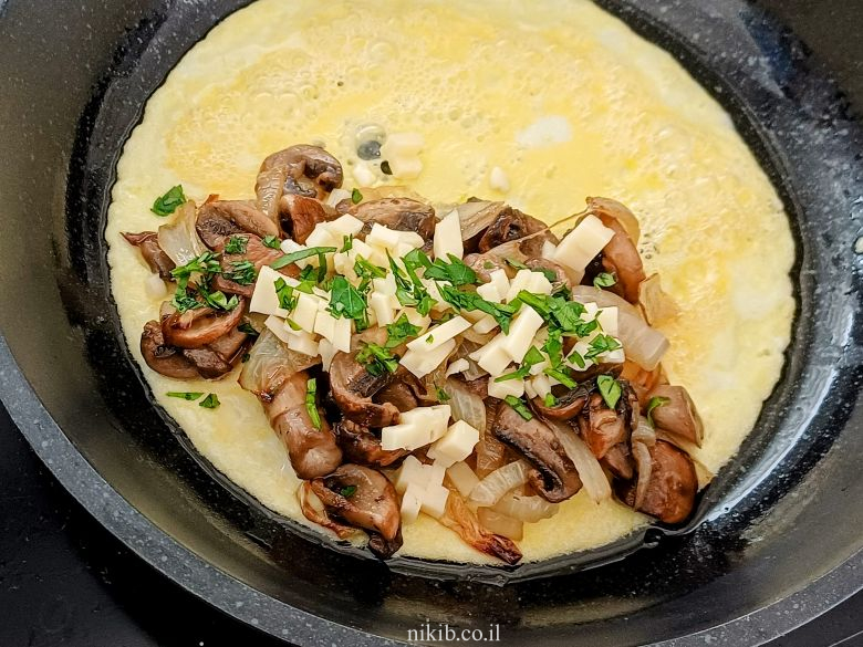 חביתה עם פטריות וגבינה