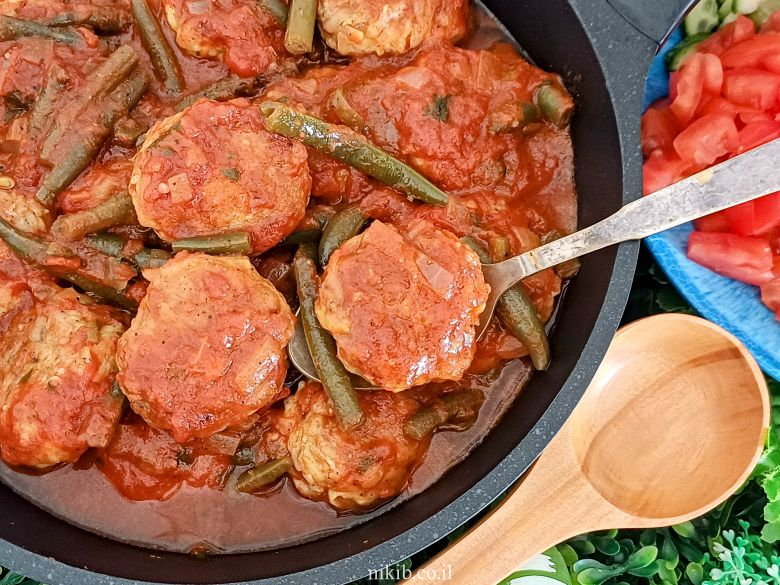 קציצות בשר עם שעועית ירוקה קציצות בשר עם שעועית ירוקה