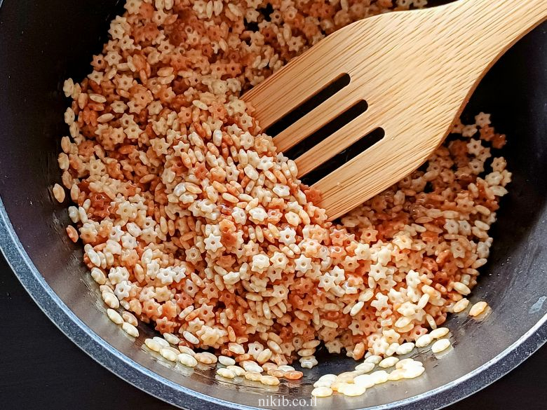 פתיתים צהובים פתיתים צהובים