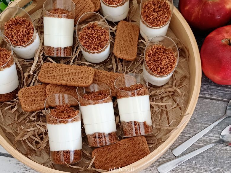 קינוחי כוסות גבינה ולוטוס