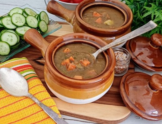 מרק עדשים ירוקות