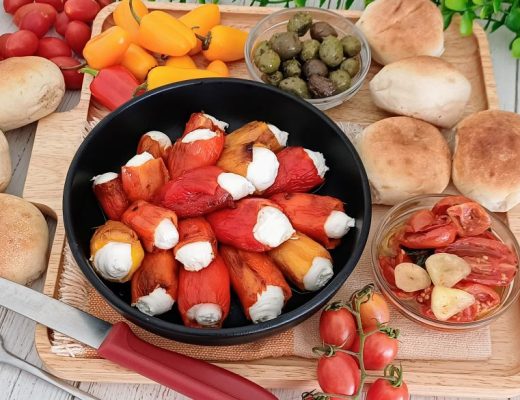 פלפלונים ממולאים בגבינה