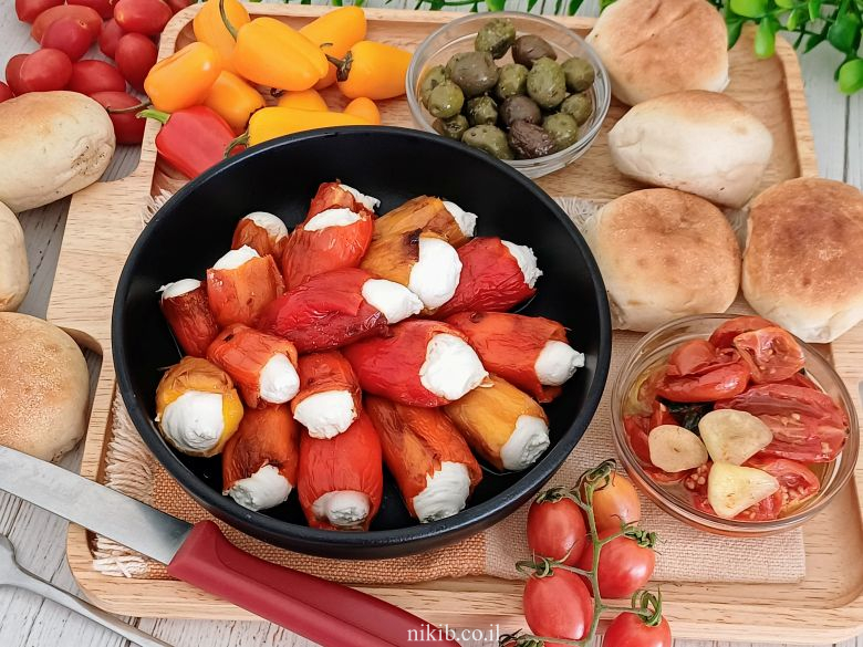 פלפלונים ממולאים בגבינה