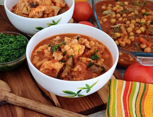 חצילים וכרובית ברוטב פיקנטי - המתכון של ניקי ב