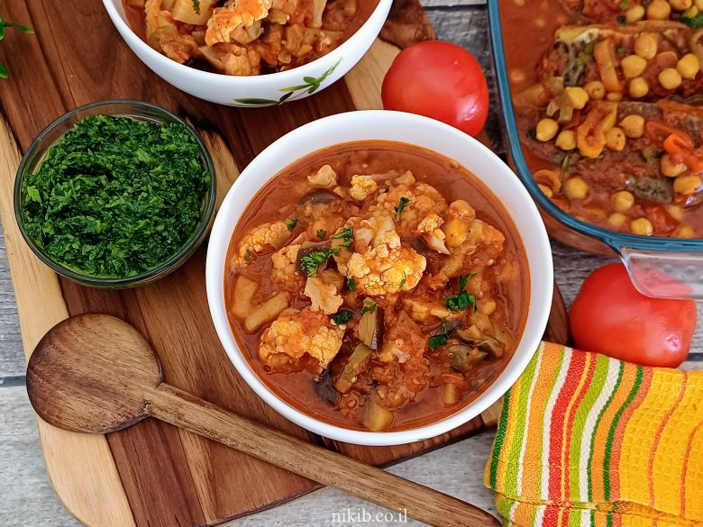 איך מכינים חצילים וכרובית ברוטב - ארוחת צהריים זריזה וטעימה