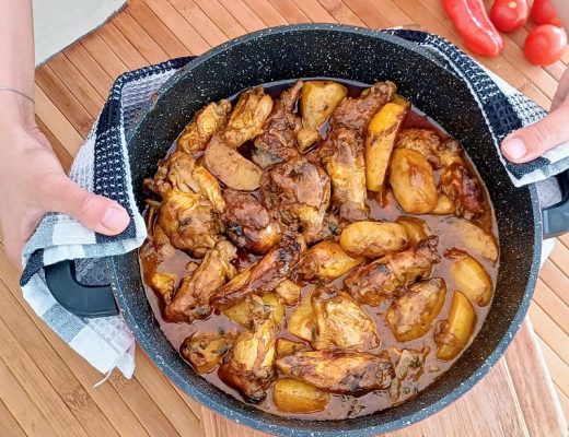 צלי עוף עם תפוחי אדמה בסיר