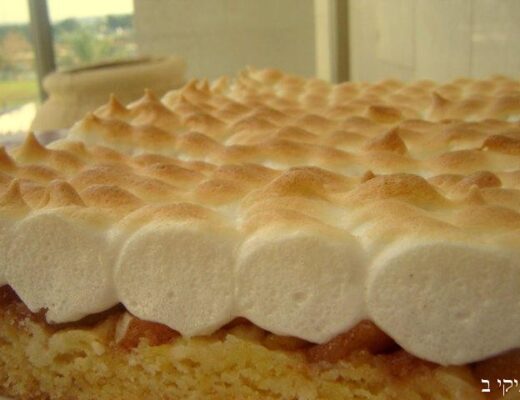 עוגת תפוחים עם קצף אפוי